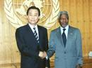 Südkoreas Goh Kun mit Kofi Annan.