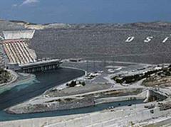 Blick auf den Atatürk-Staudamm am Euphrat.