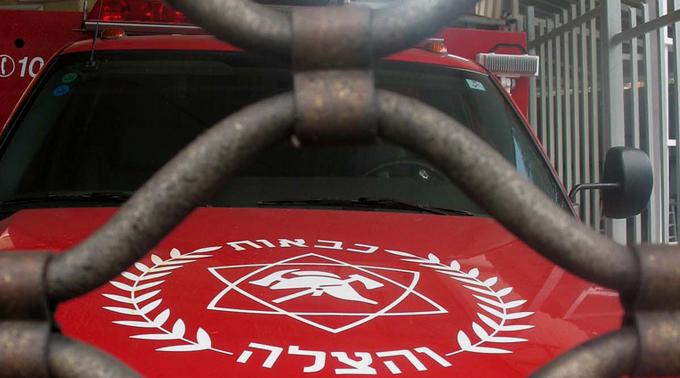 Feuerwehr in Haifa: Die Stadt ist durch die Flammen bedroht.
