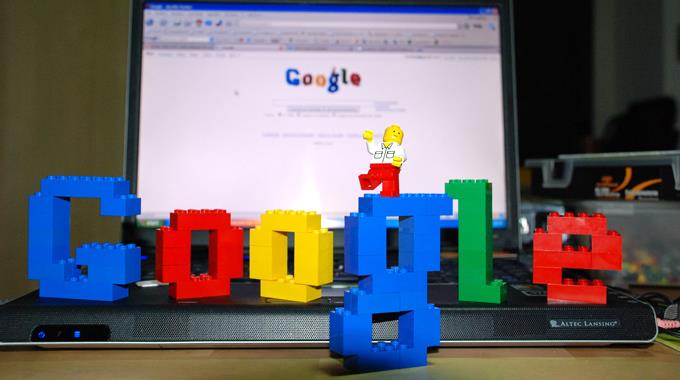 Der Suchmaschinenkonzern Google sei einfach zu dominant und soll deshalb staatlich überwacht werden.