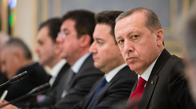 Recep Tayyip Erdogan sieht in der Befragung des Volkes den einzigen Ausweg aus der Blockade.